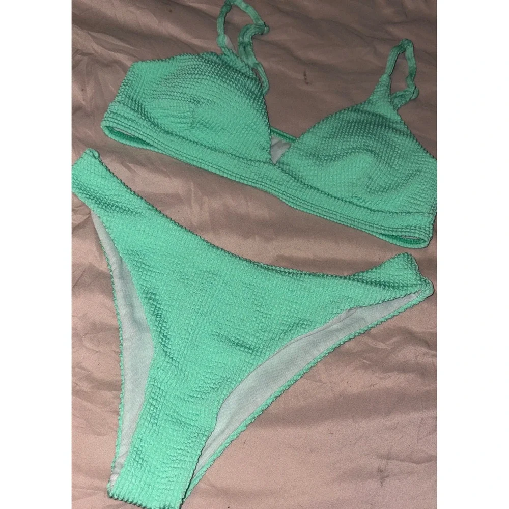 Women's Textured Green Hi Cut‎ Cheey Coverage 2pc Swimsuit Bikini, Medium